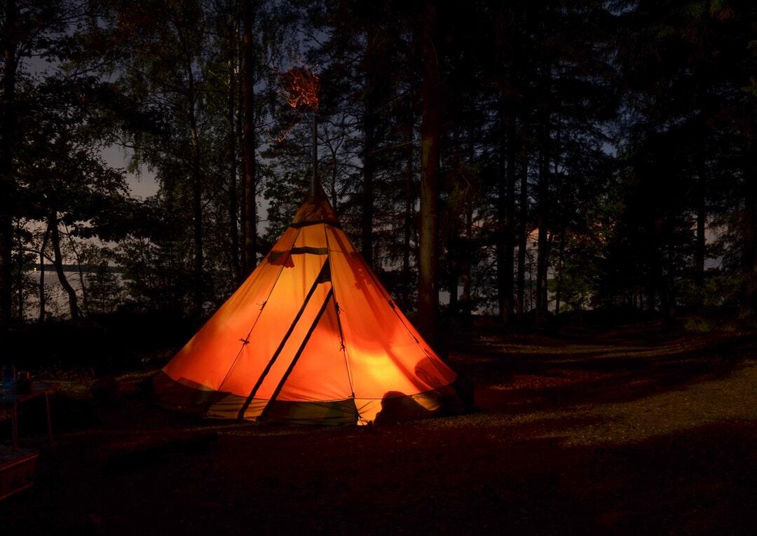 Featured image for “How to Plan a Romantic Glamping Experience for Two”
